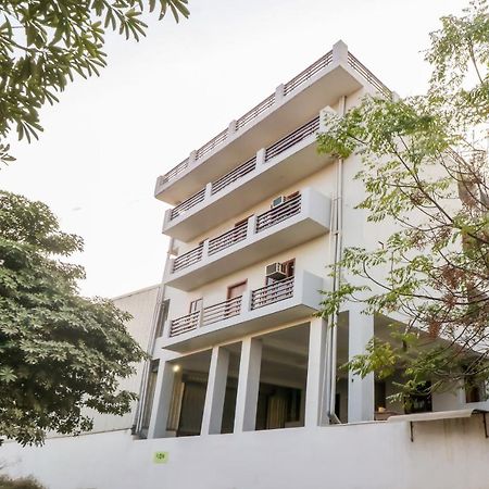 Oyo 71597 The Shivaay Residency Hotel Gurgaon Ngoại thất bức ảnh