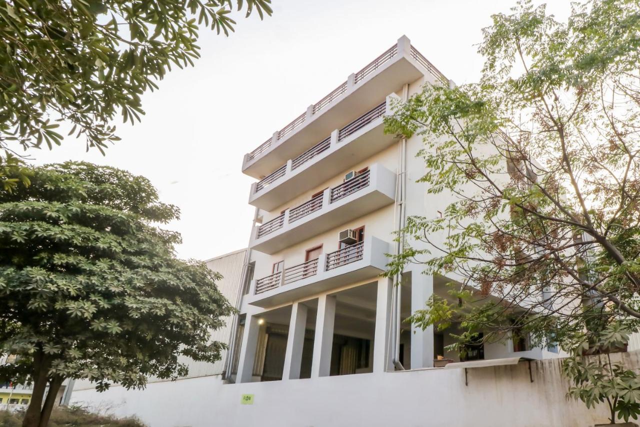 Oyo 71597 The Shivaay Residency Hotel Gurgaon Ngoại thất bức ảnh